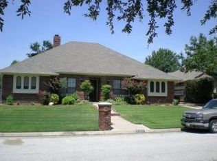 4208 Oak Springs Dr, Arlington, TX 76016