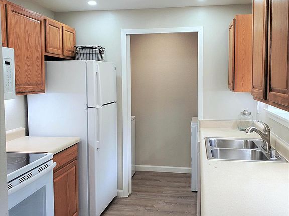 4th image of 9306-9308 213th St E