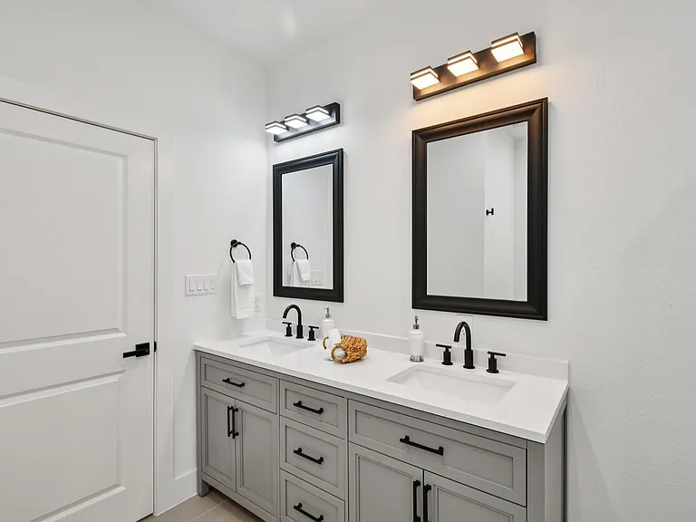 6808 Madrid St — Photo 30