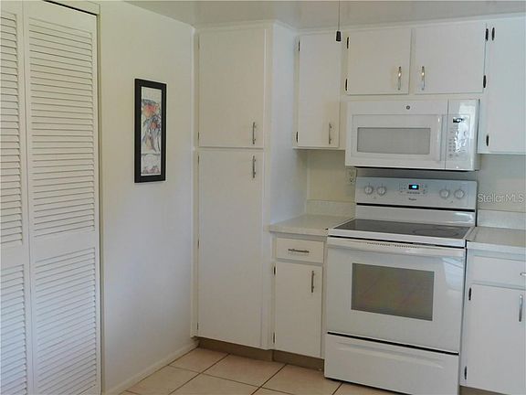 4th image of 2502 Laurelwood Dr #3-A