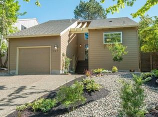 147 Kingsgate Rd, Lake Oswego, OR 97035