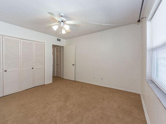 5th image of 4049 Ocean Dr APT 306