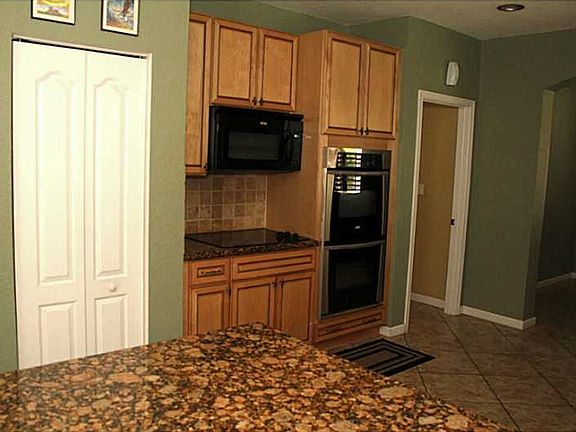 4th image of 20623 NW 13th Ave