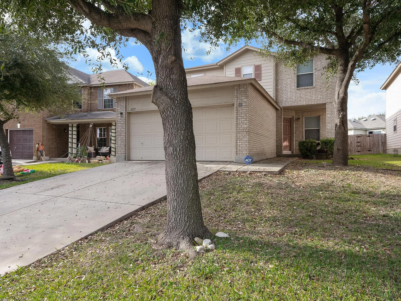 3 bed, 2.5 bath, 2408 sqft, $1,800 — Photo 4