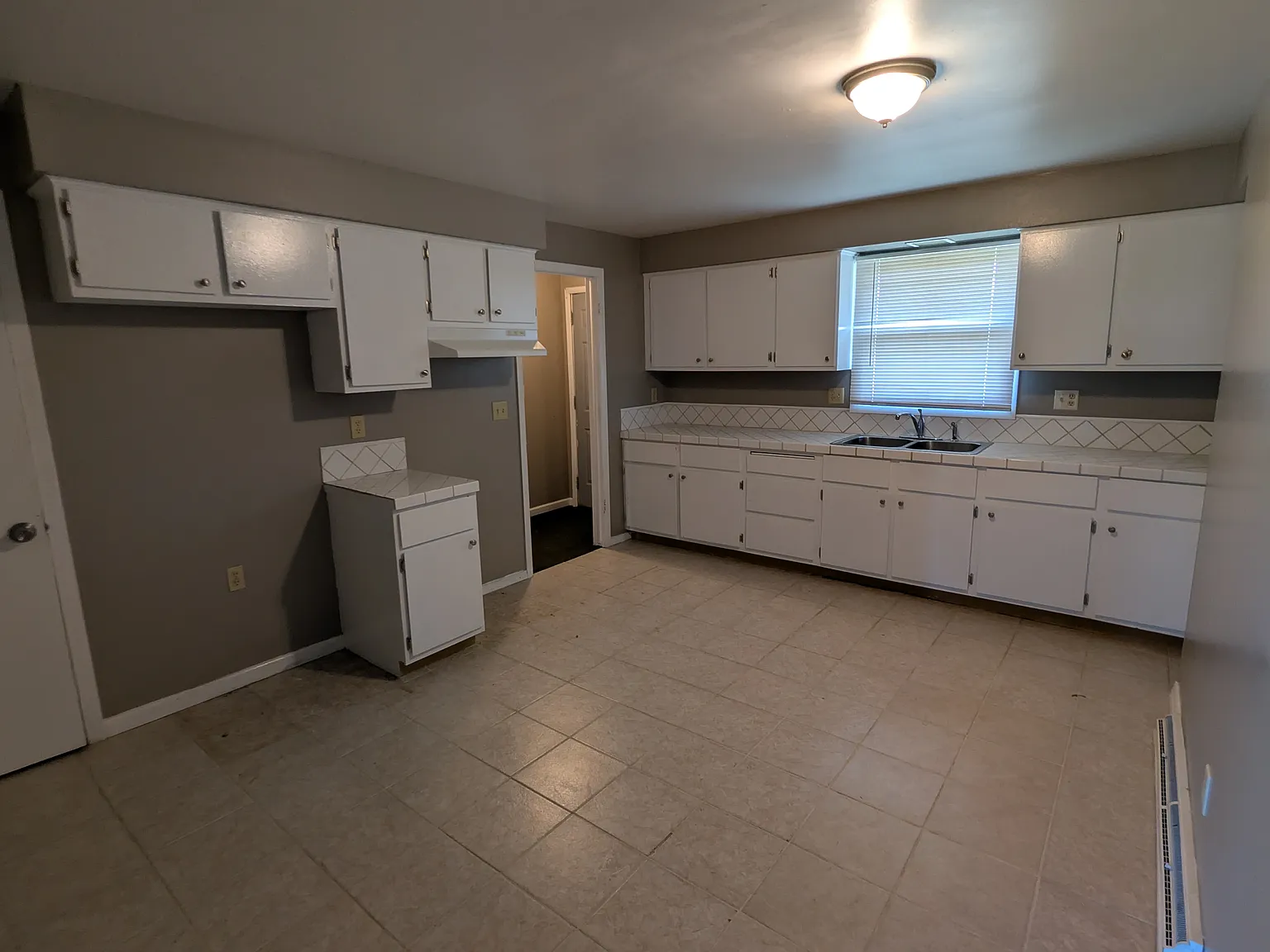 3 bed, $1,550 — Photo 4