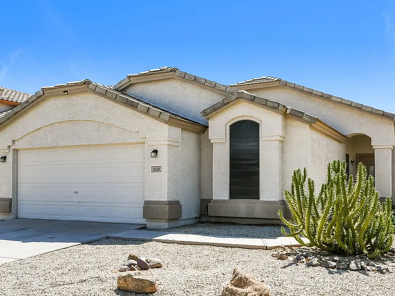 1058 S Sierra St — Photo 3