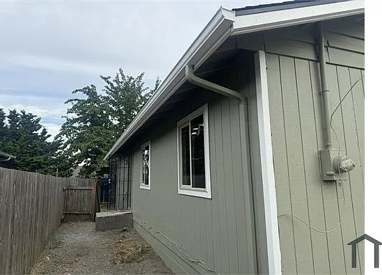 270 Beech St — Photo 13