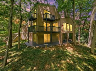 1309 Wildwood Ln, Mahomet, IL 61853