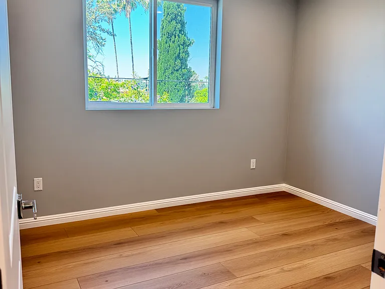 11579 Garrick Ave — Photo 23