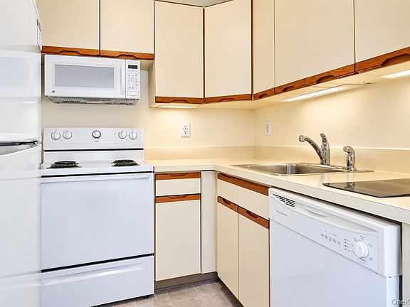 2nd image of 360 Shore Road #5A