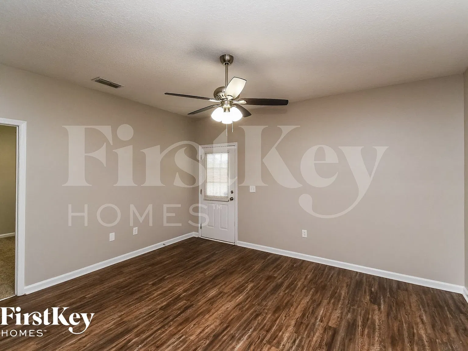 4 bed, 2.5 bath, 1576 sqft, $2,155 — Photo 3