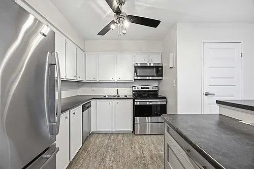 155 Front St N #1-809 Photo 1