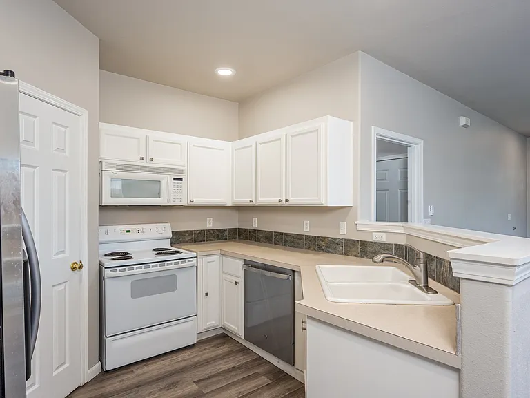 898 NE Hidden Valley Dr #1 — Photo 11