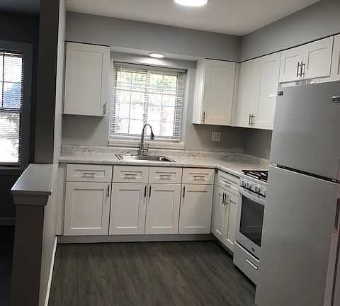 3rd image of 162 E Elmhurst Ave #1B