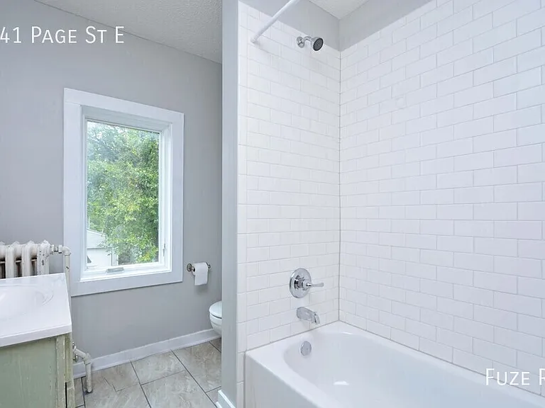 241 Page St E — Photo 11