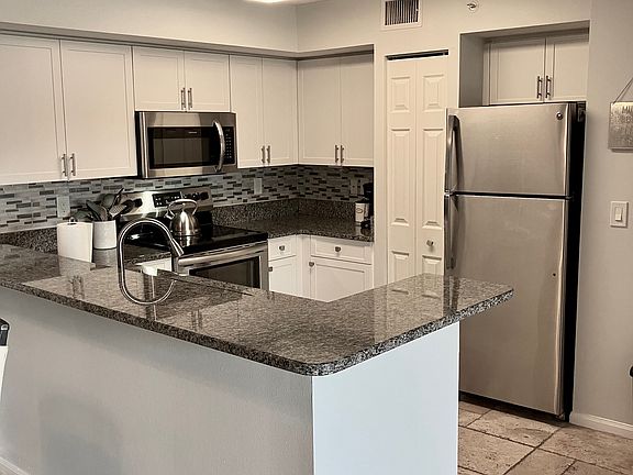 3rd image of 1185 Wildwood Lakes Blvd APT 205