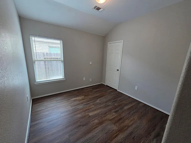 20714 Southern Woods Dr — Photo 19