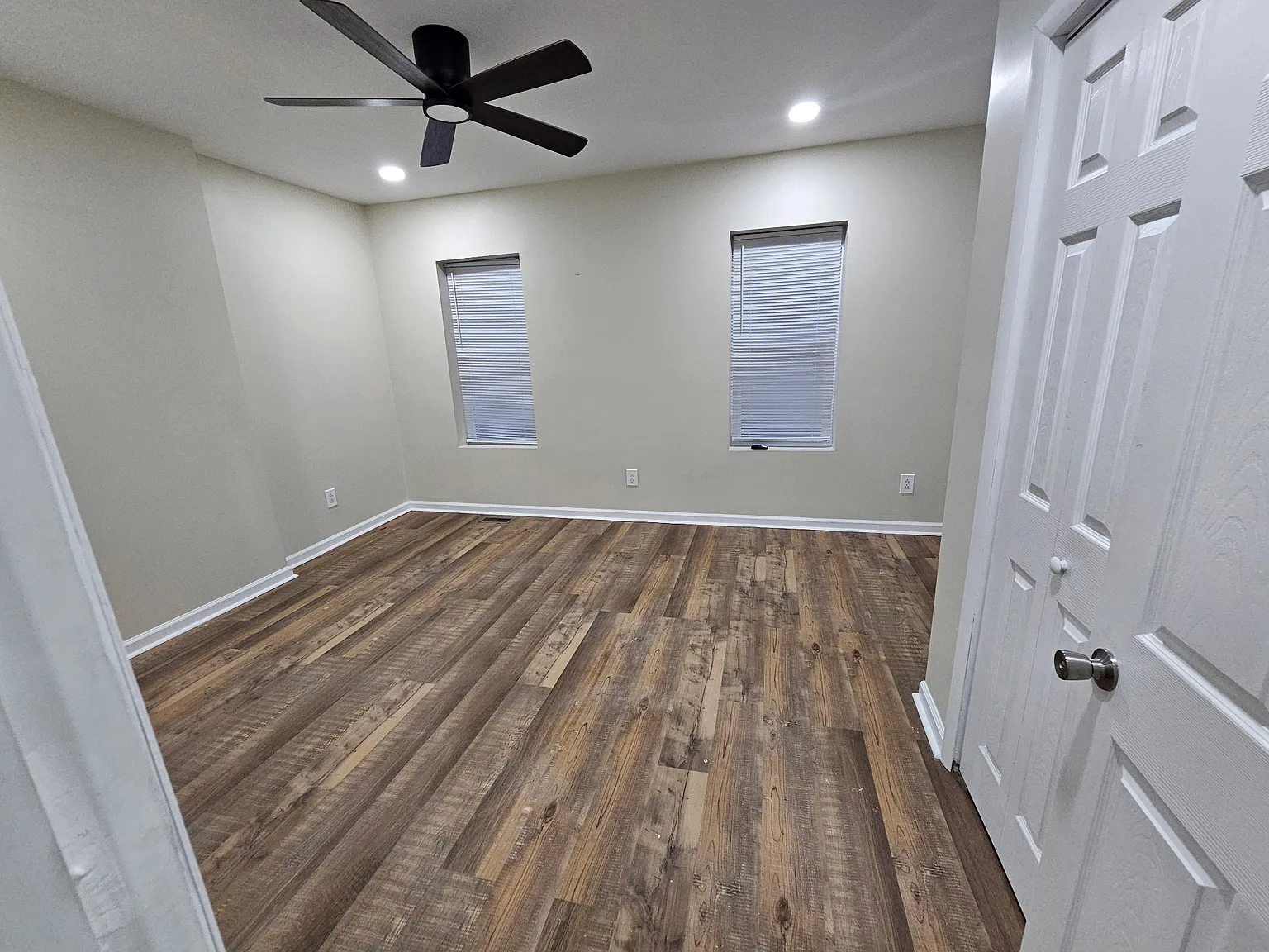 3 bed, 1400 sqft, $1,970 — Photo 3