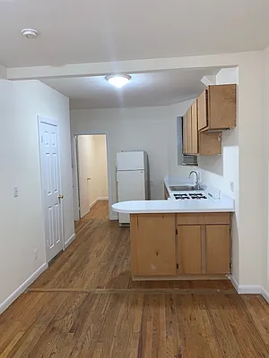 Rented by Chartwell Manhattan Realty | media 6