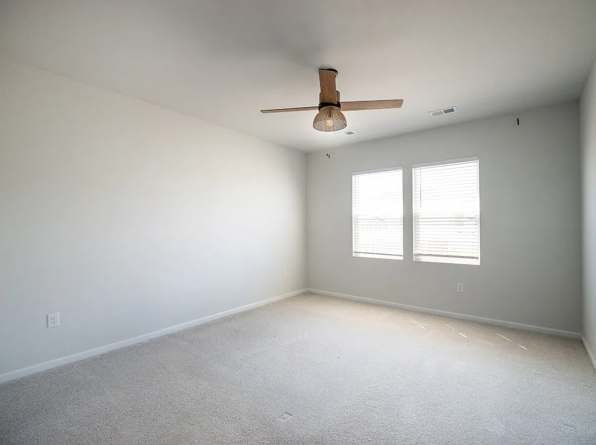 4 bed, 1730 sqft, $2,400 — Photo 4