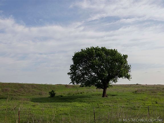 3rd image of 4 E 4500th Rd