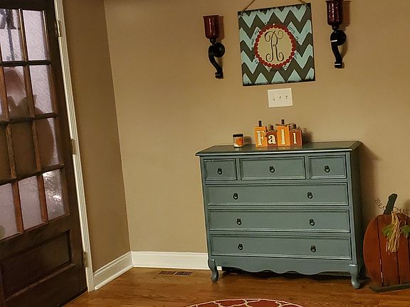 Foyer/Front Entry
