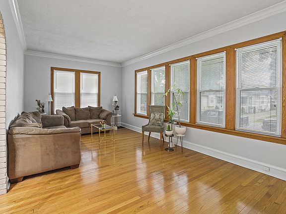 3rd image of 3434 N Nagle Ave