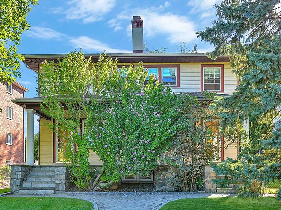 3rd image of 806 Pelhamdale Ave #806