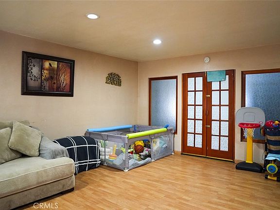 4th image of 10239 Garfield Ave