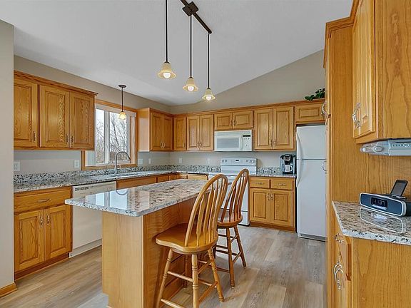 2nd image of 304 Pheasant Dr