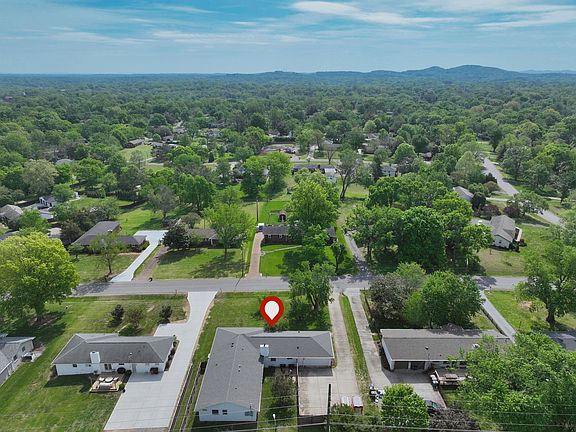 4th image of 5141 Regent Dr