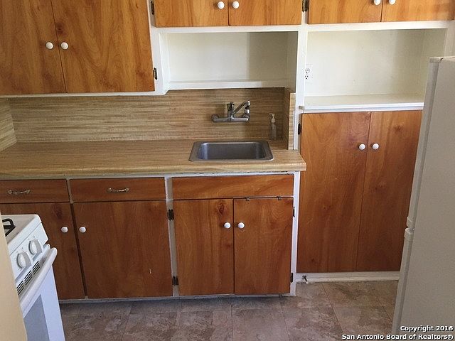 2nd image of 206 E Rosewood Ave APT 4
