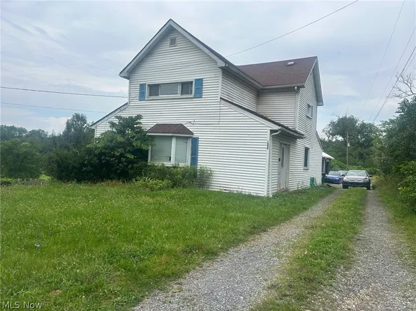 1577-1575 State Route 39 NE, New Philadelphia, OH 44663