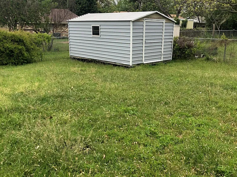 948 Mockingbird St — Photo 3