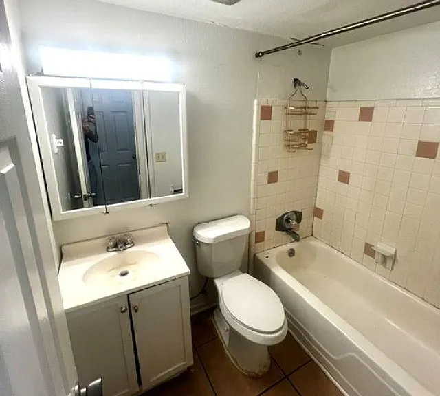 3221 Beacon St — Photo 15