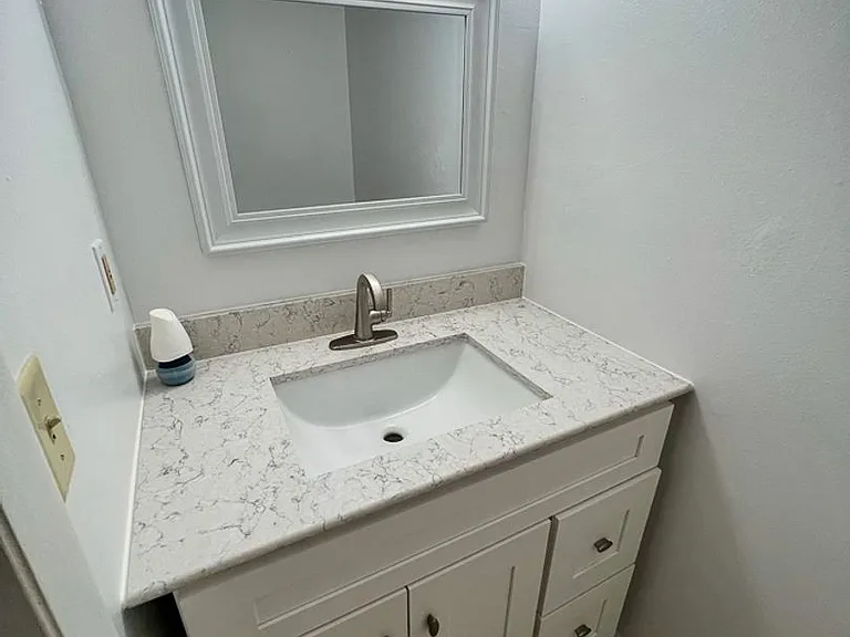5601 Avenue H — Photo 7