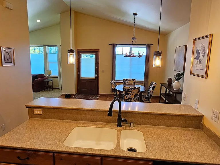 2334 W Beall St #1 — Photo 6