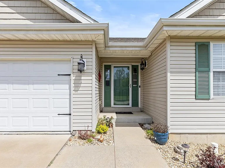 209 Flint Brook Dr — Photo 3