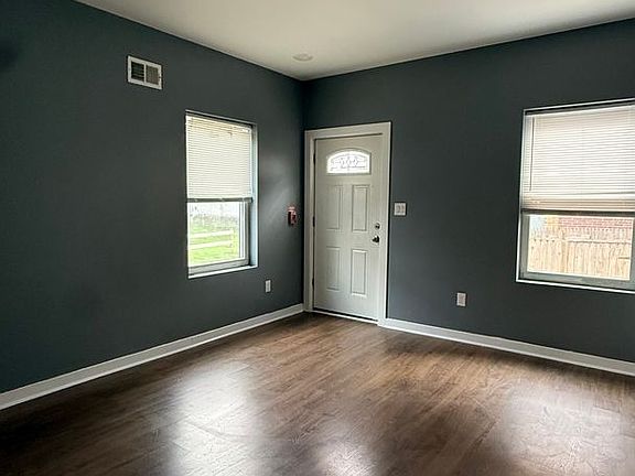 2nd image of 5328 Vine St
