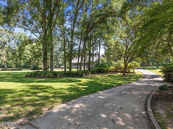 2nd image of 260 Shady Ln