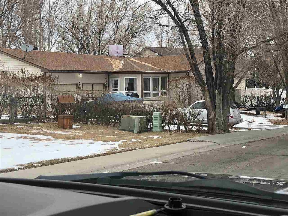 1st image of 415 Knotty Pine St