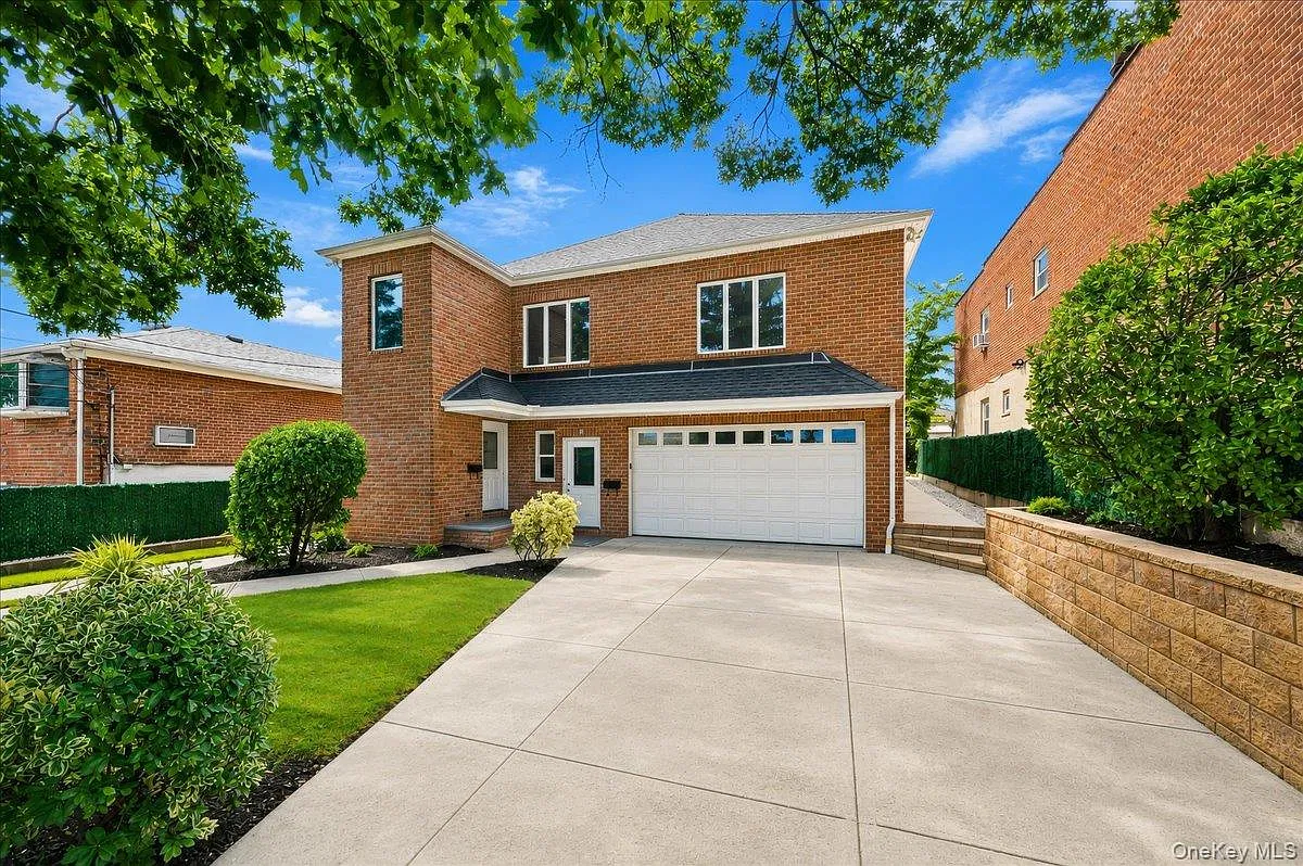 2 bed, 1.0 bath, 2400 sqft, $3,000 — Photo 1