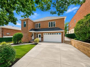 3533 Ropes Ave, Bronx, NY 10475