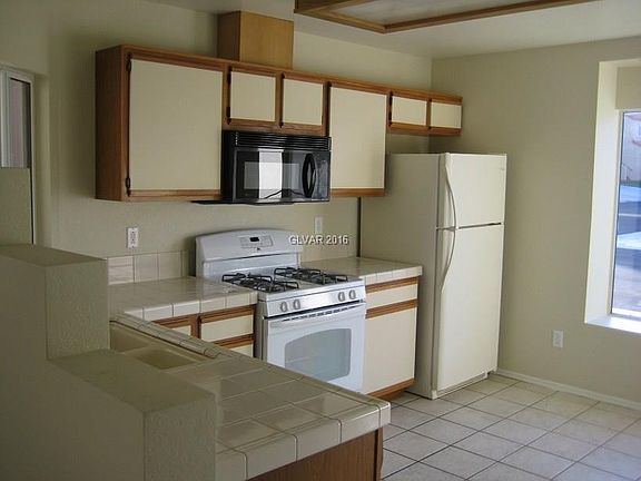 4th image of 524 Brightwater St #0