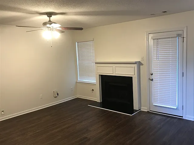 7118 Cavender Dr SW — Photo 4