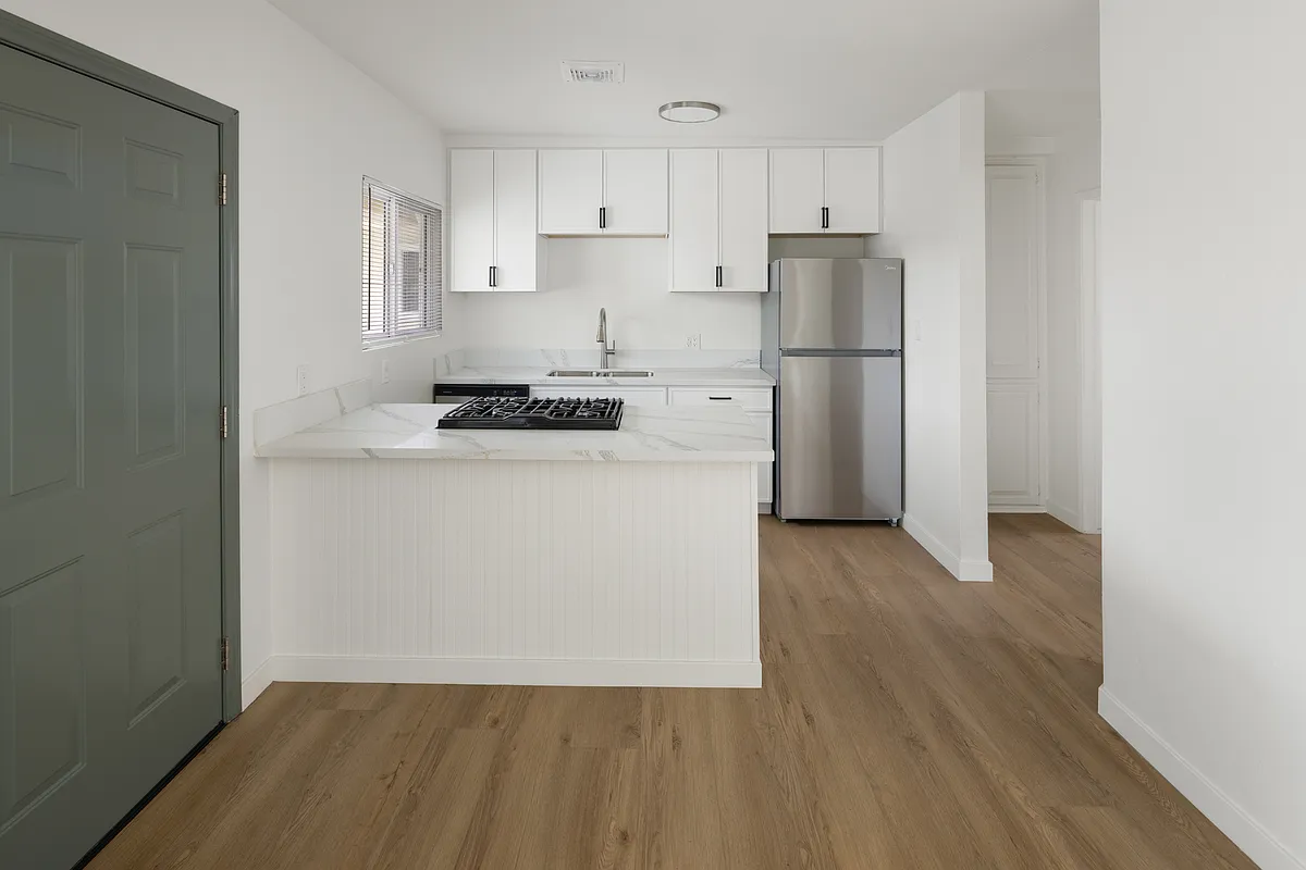 Building Photo - 1647 Grand Ave #1