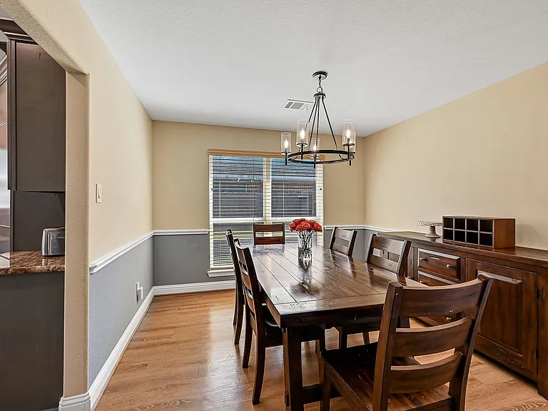 1035 E Hampton Dr — Photo 8