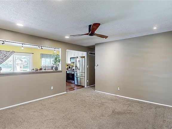 4th image of 2249 Norman Dr