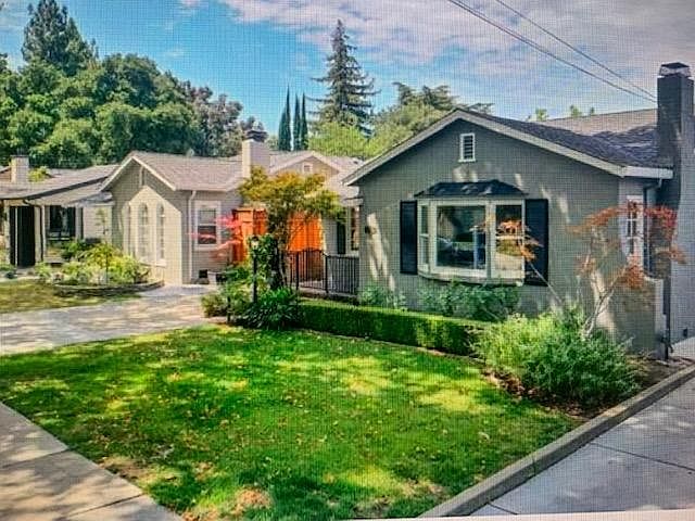 2nd image of 1061 Warren Ave