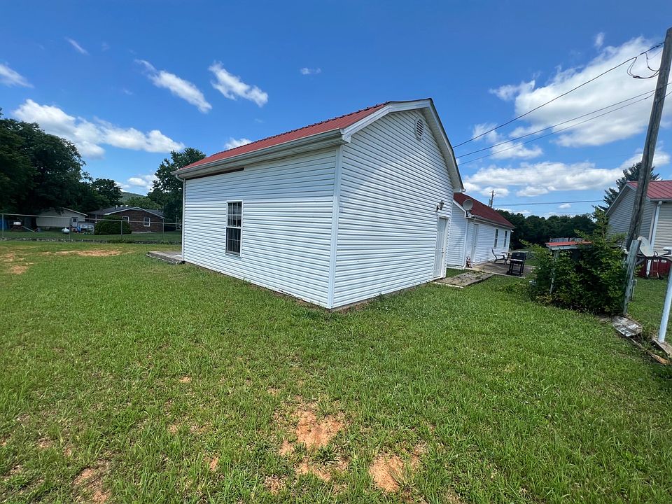 2nd image of 419 Tennessee Short Cut Rd